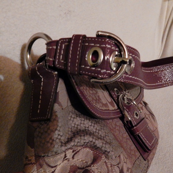 "COACH" hand bag. - Picture 3 of 7